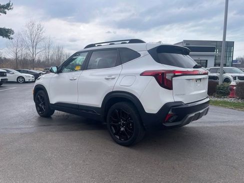 Certified 2024 Kia Seltos X-Line image 2