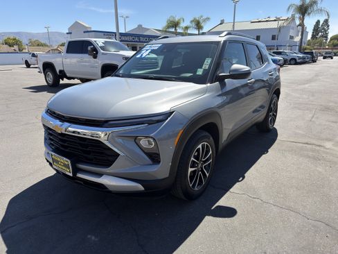 Used 2024 Chevrolet TrailBlazer LT FWD image 4