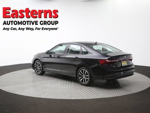 Used 2025 Volkswagen Jetta SE FWD image 64