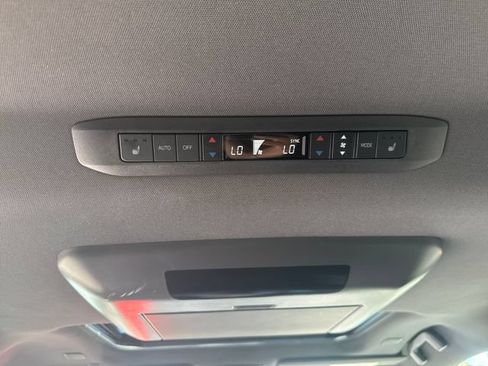 Used 2023 Toyota Sienna Platinum AWD/4WD image 37