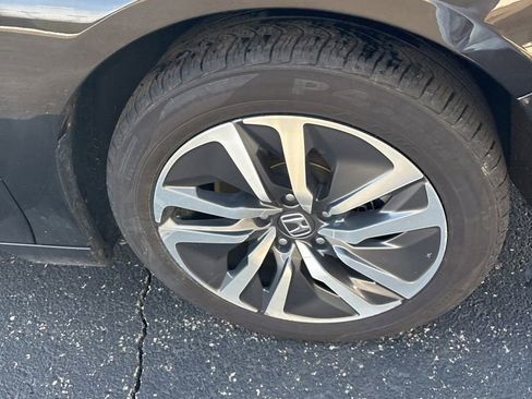 Used 2018 Honda Accord EX-L image 9