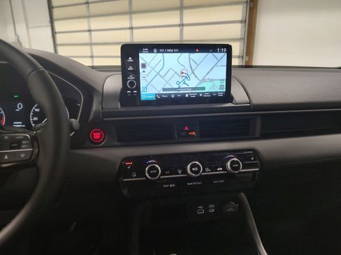 New 2025 Honda Pilot Touring image 7