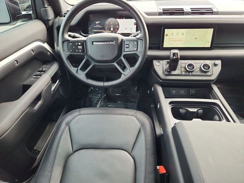 Used 2024 Land Rover Defender 110 X-Dynamic SE image 4