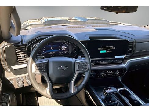 Used 2024 Chevrolet Silverado 1500 LT Trail Boss w/ LT Trail Boss Premium Package AWD/4WD image 18