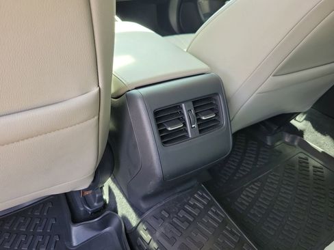 Used 2018 Honda Accord Touring image 11