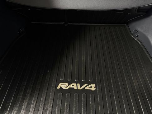 Used 2025 Toyota RAV4 SE AWD/4WD image 33