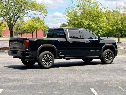 Used 2026 GMC Sierra 2500 Denali Ultimate AWD/4WD image 8
