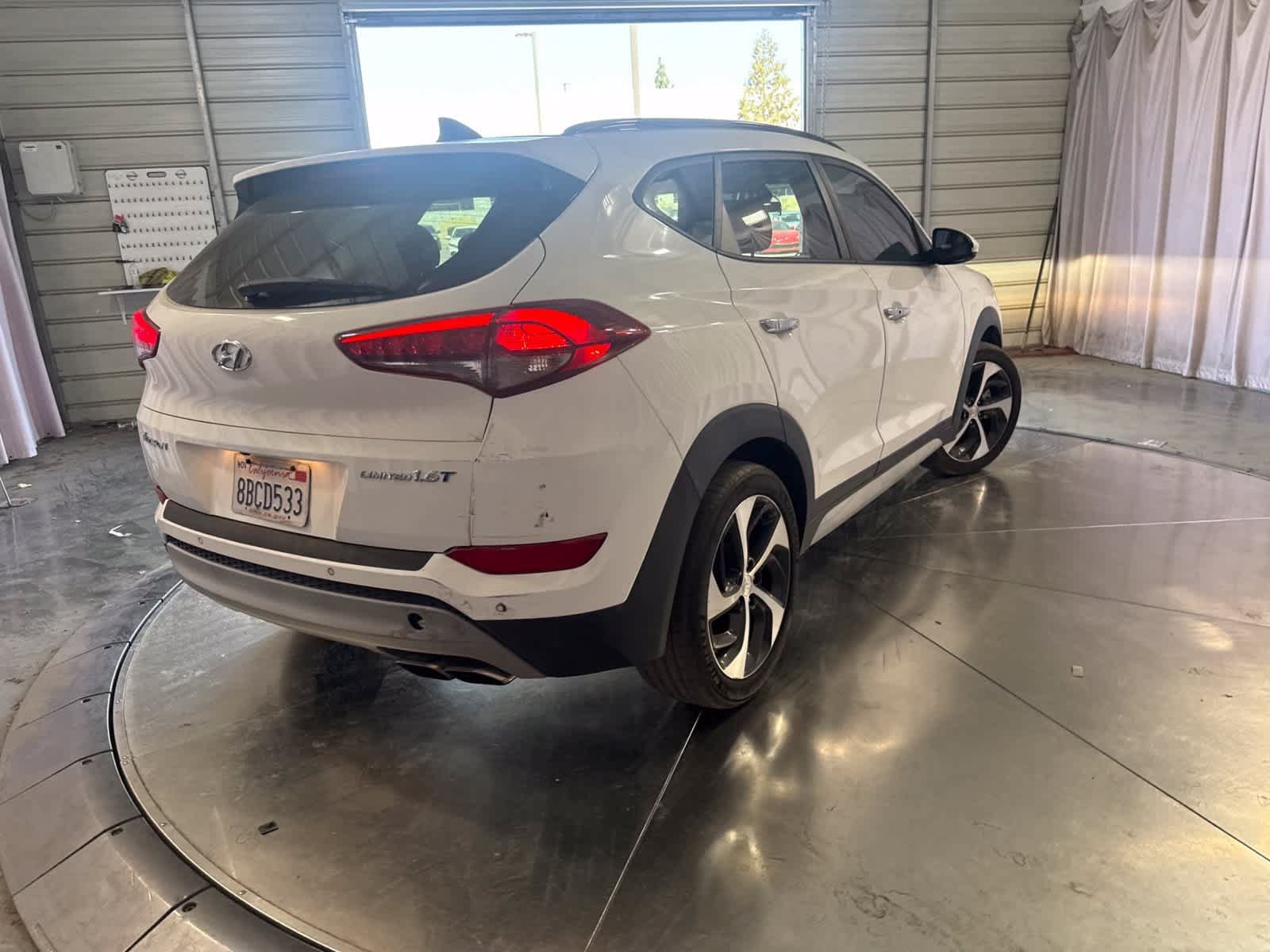 Used 2017 Hyundai Tucson Limited w/ Limited Ultimate Package 03 FWD image 4