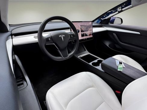 Used 2023 Tesla Model 3 Standard Range RWD image 17