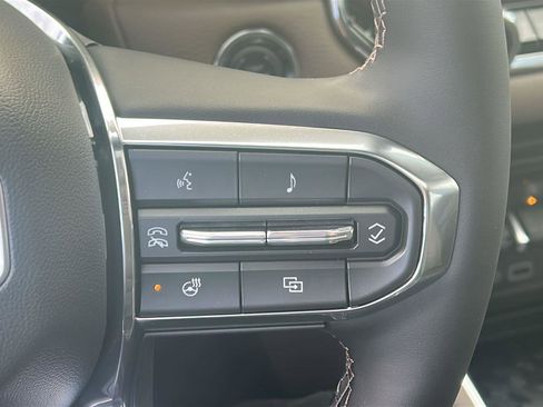 New 2026 GMC Canyon Denali image 18