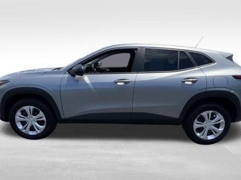 Certified 2026 Chevrolet Trax LS FWD image 3