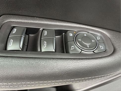 Used 2022 Cadillac XT5 Premium Luxury w/ Technology Package AWD/4WD image 21