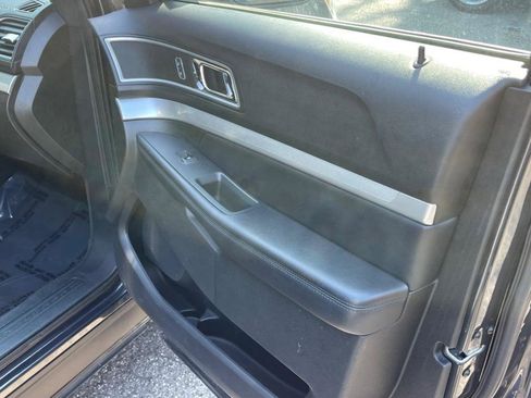 Used 2017 Ford Explorer XLT w/ Equipment Group 201A image 37
