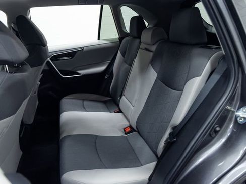 Used 2022 Toyota RAV4 XLE image 23