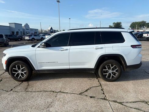 Used 2024 Jeep Grand Cherokee L Limited RWD image 11
