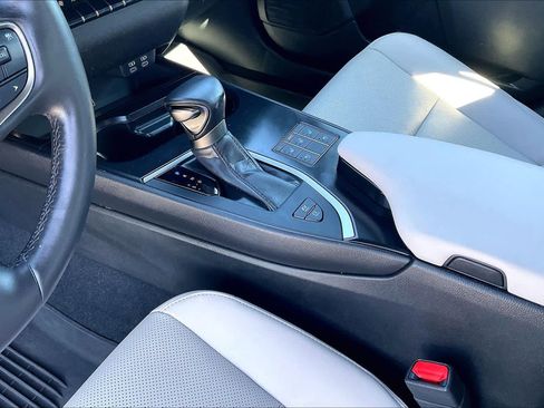 Certified 2023 Lexus UX 250h FWD w/ Accessory Package (Z1) image 16