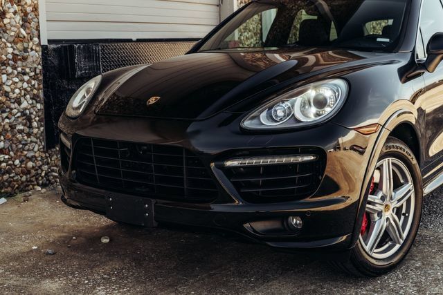 Used 2012 Porsche Cayenne Turbo AWD/4WD image 19