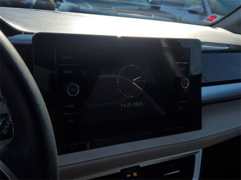 Certified 2025 Volkswagen Taos SE w/ Panoramic Sunroof Package image 20