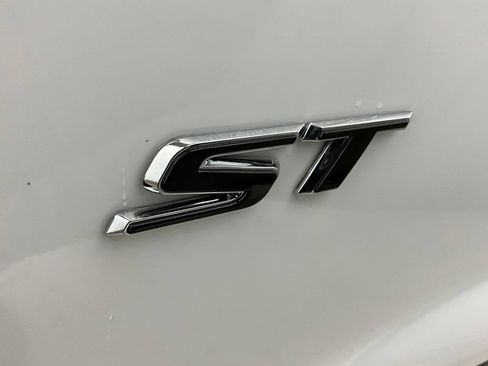 Used 2026 Buick Enclave Sport Touring AWD/4WD image 31