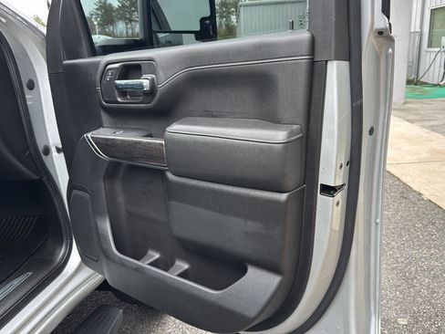 Used 2022 Chevrolet Silverado 2500 LTZ w/ LTZ Convenience Package image 12