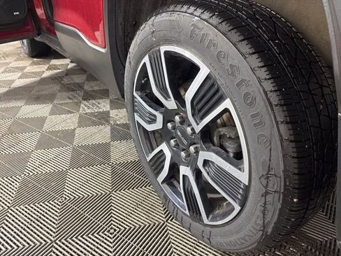 Used 2021 GMC Acadia SLT w/ Elevation Edition image 7