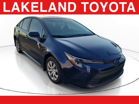 Used 2025 Toyota Corolla LE FWD image 1