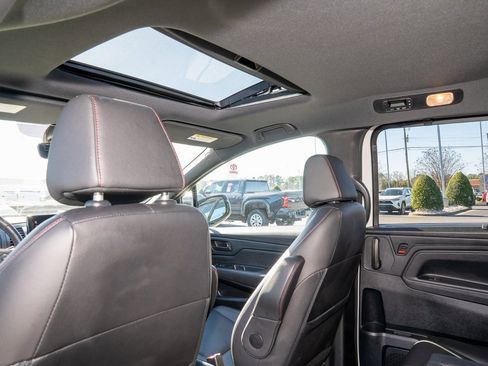 Used 2023 Honda Odyssey Sport image 18