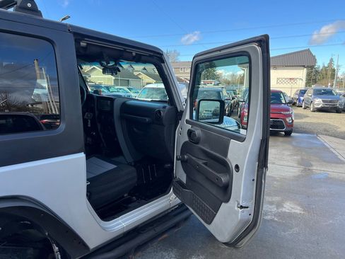 Used 2007 Jeep Wrangler X image 13