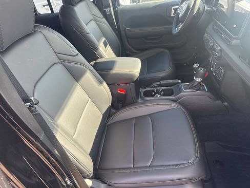 New 2025 Jeep Wrangler Unlimited Sahara AWD/4WD image 48