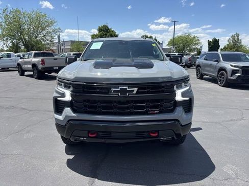 Used 2024 Chevrolet Silverado 1500 LT Trail Boss w/ Convenience Package II AWD/4WD image 2