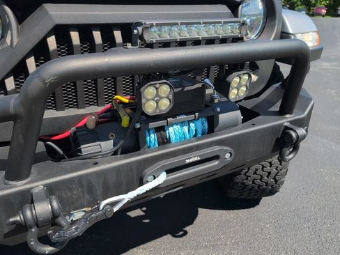 Used 2019 Jeep Wrangler Unlimited Sahara AWD/4WD image 8