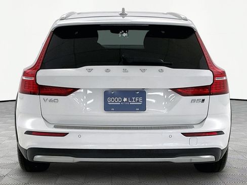 Used 2024 Volvo V60 B5 Cross Country Plus w/ Protection Package Premier AWD/4WD image 5