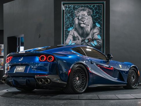 Used 2018 Ferrari 812 Superfast RWD image 11