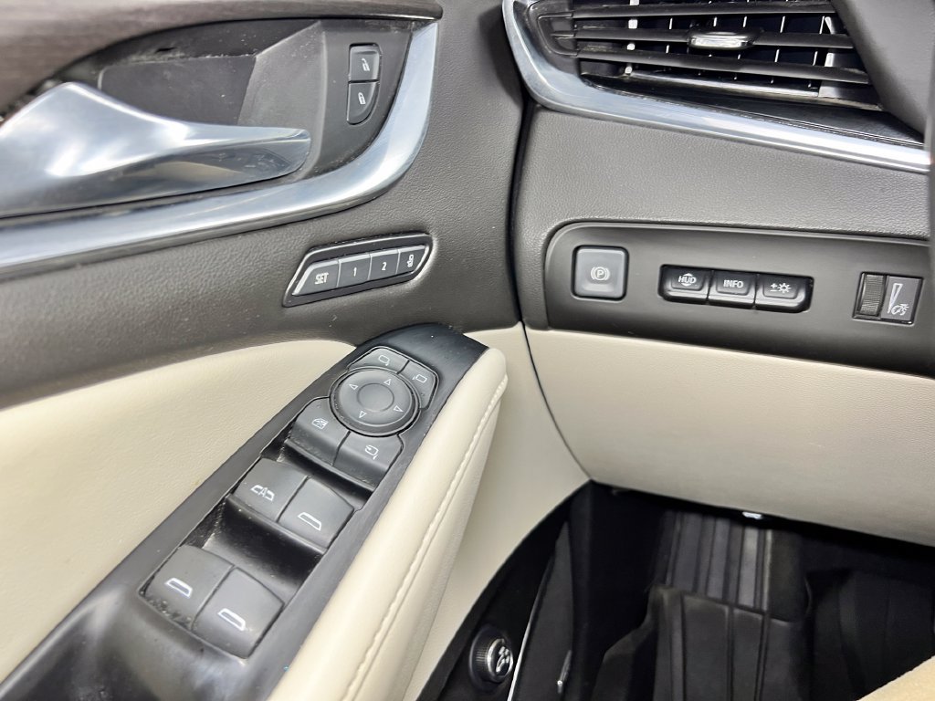 Used 2023 Buick Enclave Avenir w/ Avenir Technology Package AWD/4WD image 29