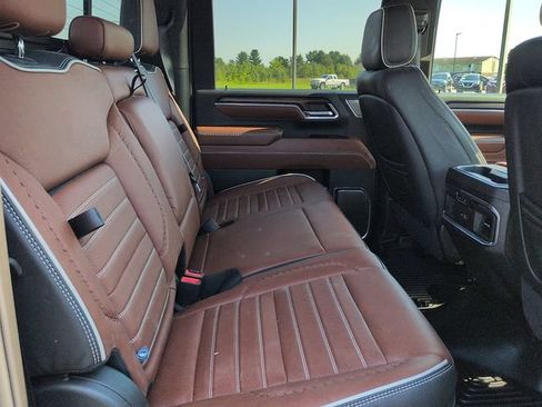 Used 2025 GMC Sierra 3500 Denali Ultimate AWD/4WD image 11