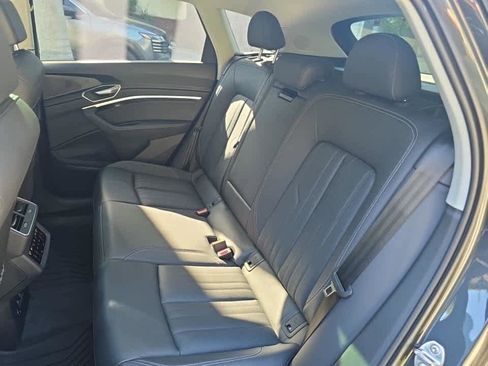 Used 2024 Audi Q8 e-tron Premium Plus w/ Premium Plus Package image 13