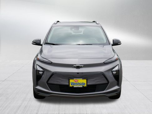 Used 2023 Chevrolet Bolt EUV Premier w/ Sun & Sound Package FWD image 2