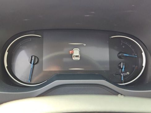 Used 2023 Toyota RAV4 XLE Premium image 29