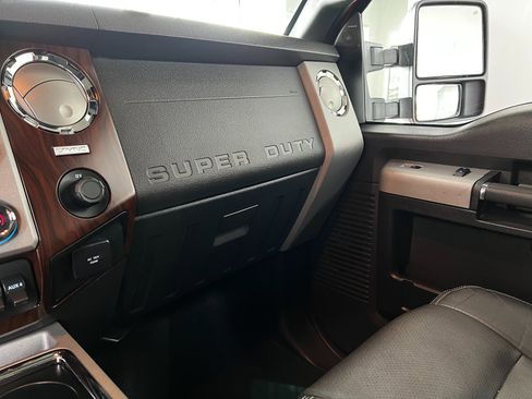 Used 2015 Ford F250 Lariat w/ Lariat Ultimate Package AWD/4WD image 16