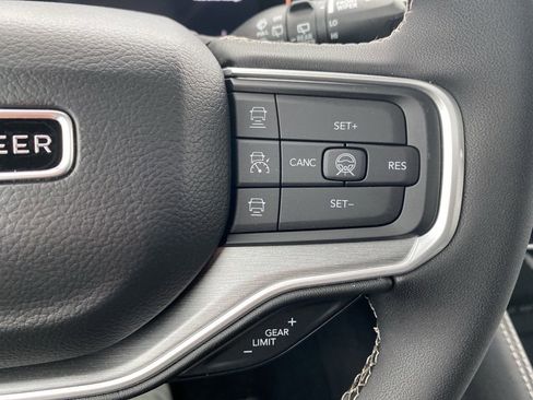 New 2026 Jeep Grand Wagoneer Limited AWD/4WD image 34