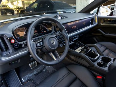 New 2025 Porsche Cayenne Turbo