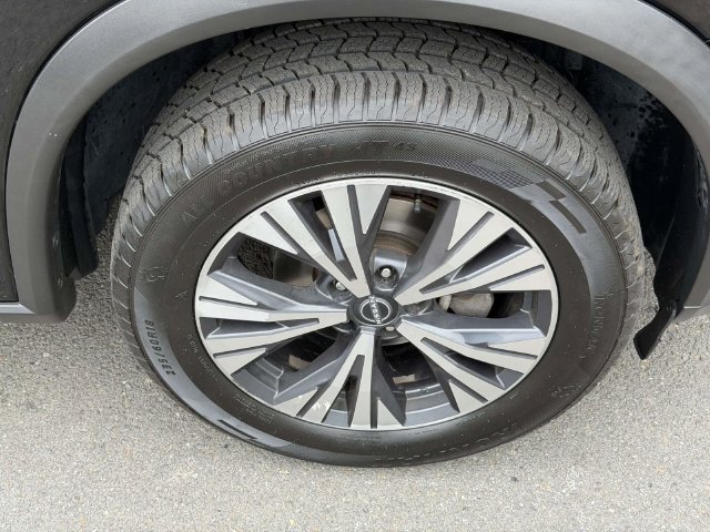 Used 2023 Nissan Rogue SV FWD image 7