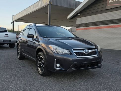 Used 2017 Subaru Crosstrek 2.0i AWD/4WD image 7