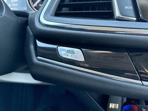 Used 2022 Buick Enclave Essence w/ Experience Buick Package image 17