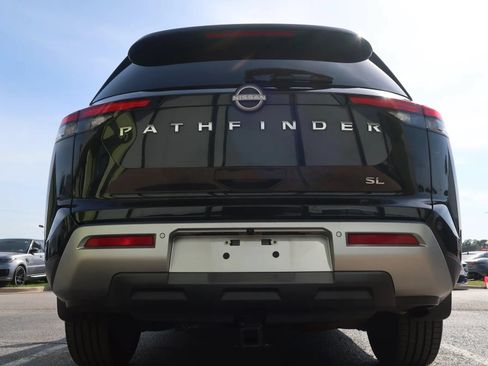 Used 2022 Nissan Pathfinder SL w/ SL Premium Package FWD image 10