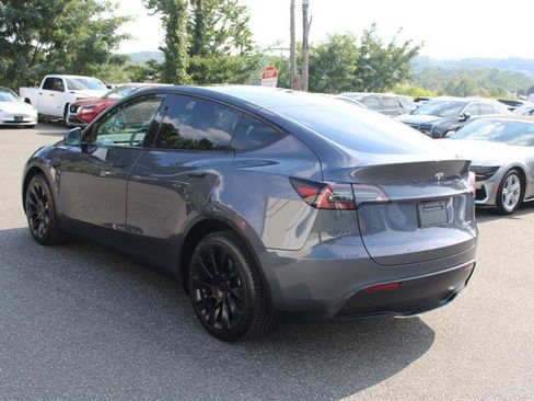 Used 2023 Tesla Model Y Long Range AWD/4WD image 4