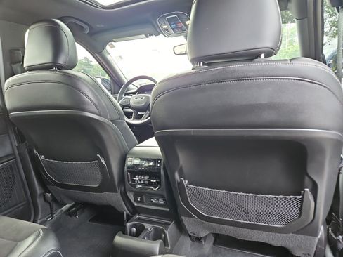 Used 2023 Jeep Grand Cherokee L Laredo AWD/4WD image 18