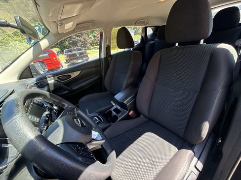 Used 2019 Nissan Rogue Sport S FWD image 11