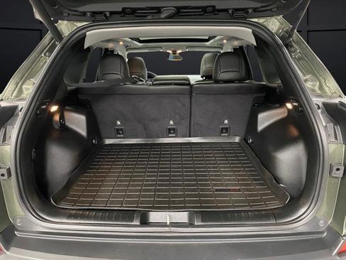 Used 2019 Jeep Cherokee Latitude Plus w/ Comfort/Convenience Group image 14