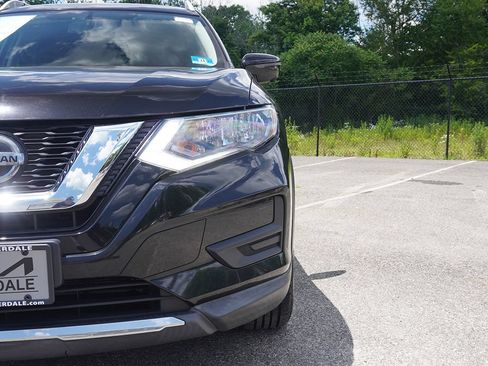 Used 2018 Nissan Rogue SV w/ Premium Package AWD/4WD image 13